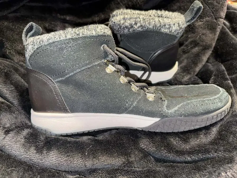 Weatherproof Women's Size 9 Black Suede Knit Cuff Ankle Boots